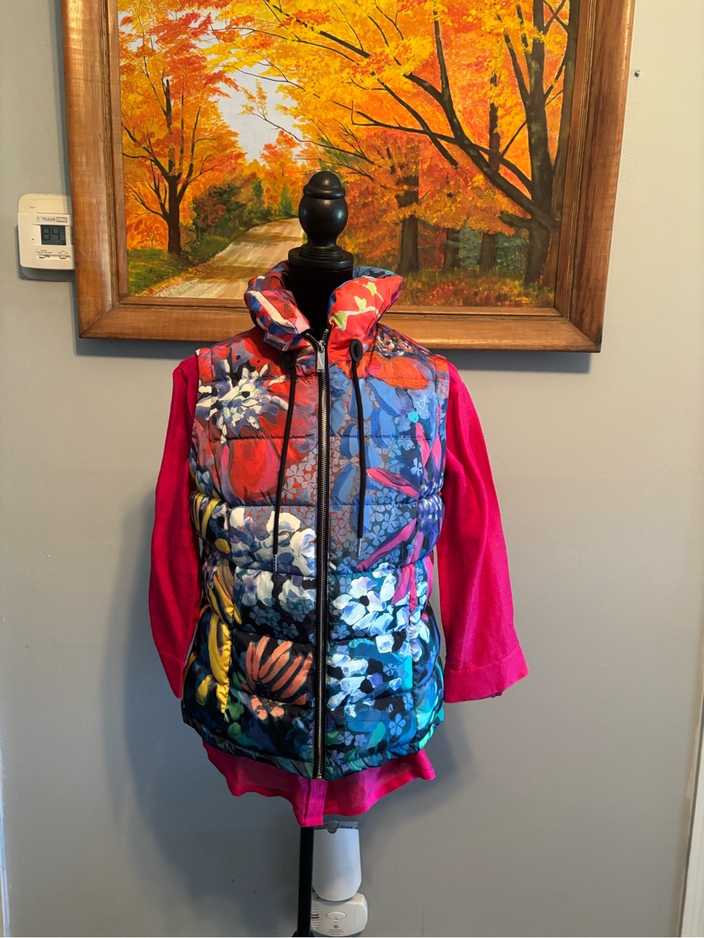Claire Desjardins Multicolored abstract Fully Lined Printed Puffer Vest Sz M
